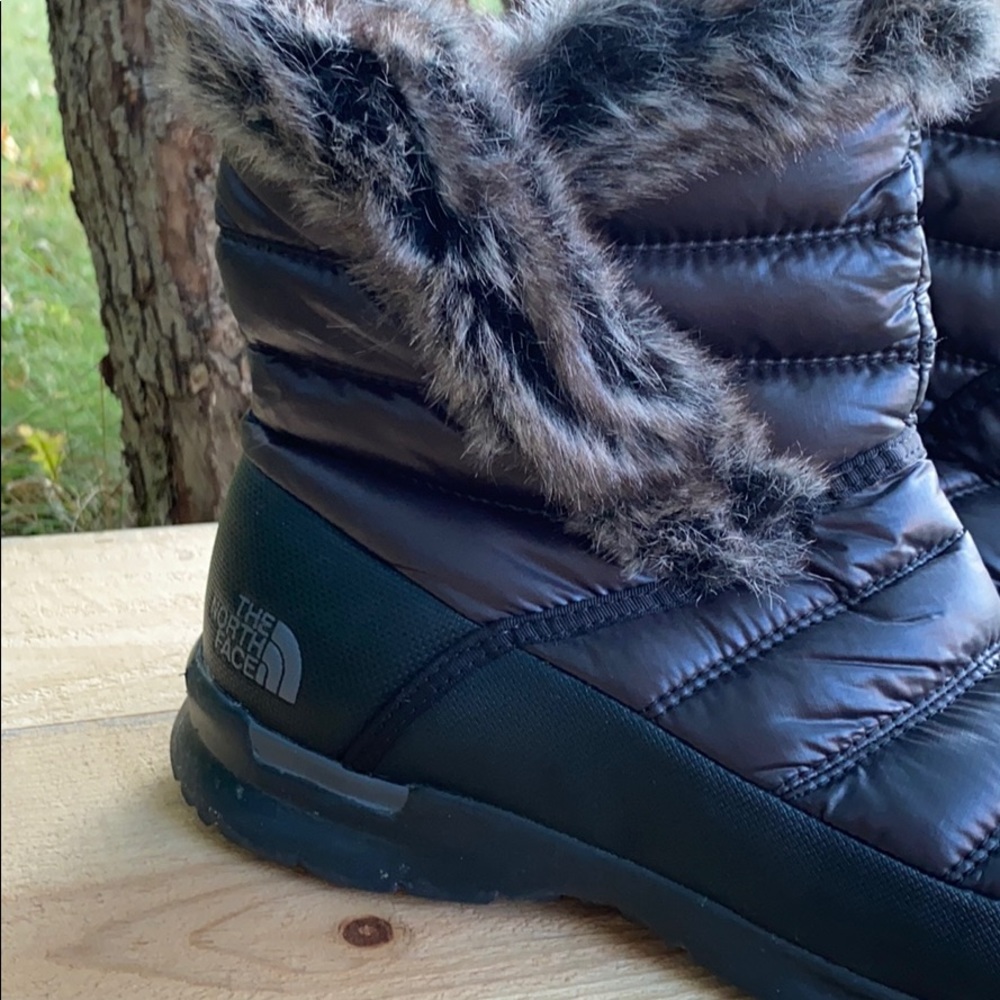 The North Face ThermoBall 11 Quilted Winter Boots - Picture 3 of 11